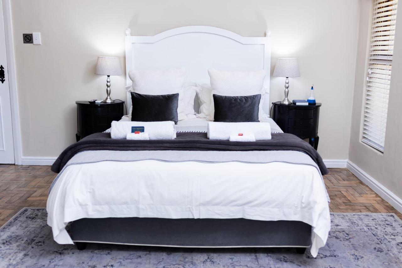 The Merino Guest House Beaufort Wes Buitenkant foto
